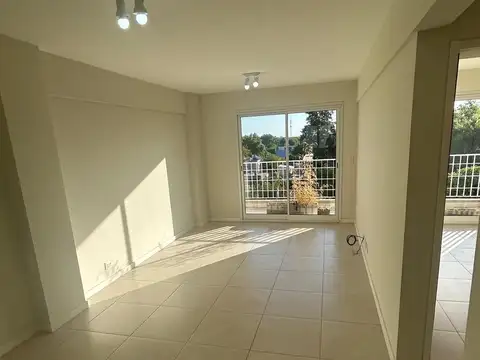 Departamento en Venta en San Fernando Vías  /  Centro, USD 109.000