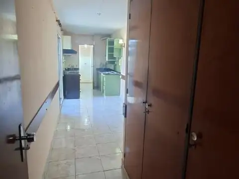 ALQUILO AMPLIO DEPARTAMENTO C/ COCHERA  EN PLENO CENTRO