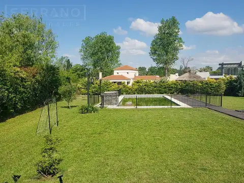 Alquiler casa 5 ambientes en Barrio Sausalito Club, Pilar