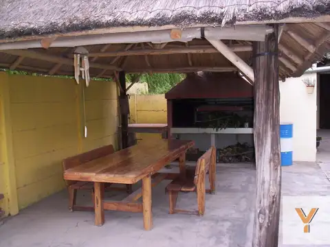 Casa en venta - 3 Dormitorios 2 Baños - 666Mts2 - Magdalena