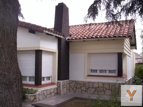 Casa en venta - 3 Dormitorios 2 Baños - 666Mts2 - Magdalena