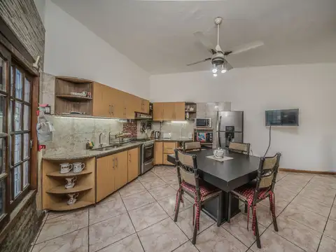 Casa 4 ambientes con 1 baño