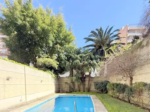 departamento  semipiso 4 ambientes  con dependencia con baño  balcon cochera  baulera piscina jardin