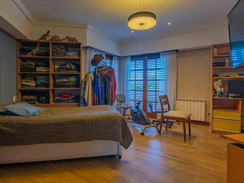 Casa 9 ambientes con 5 baños