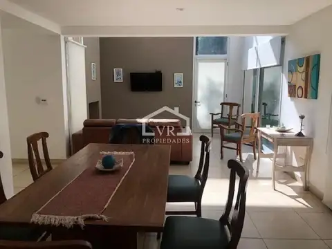 Casa 5 ambientes con 3 baños