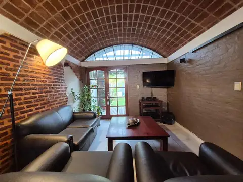 Casa 5 ambientes con 1 baño