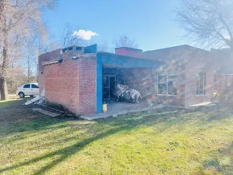 Casa 4 ambientes con 3 baños