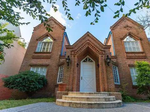 EXCELENTE CHALET EN VENTA- 800 M2 CUB-UNICO EN ZONA -LOMAS DE ZAMORA