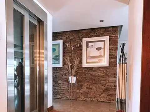 Excelente casa a la Venta en Barrio Naon