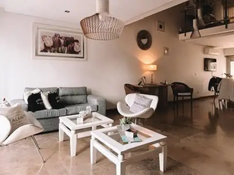 Casa 5 ambientes con 4 baños