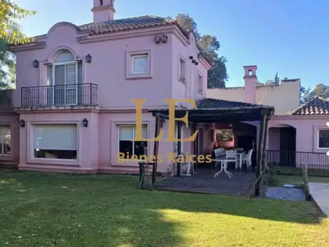 Casa en Alquiler en El Bosque, USD 1.300