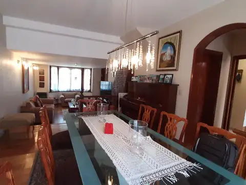 Casa 5 ambientes con 5 baños