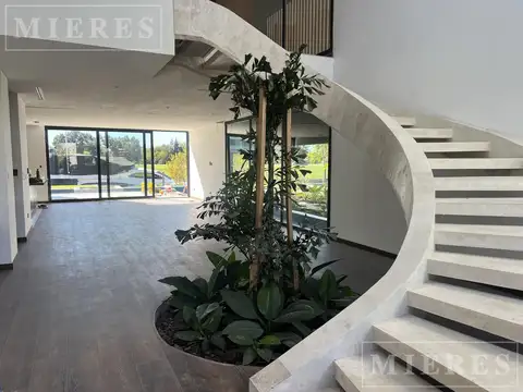 Casa en Alquiler de 5 dormitorios