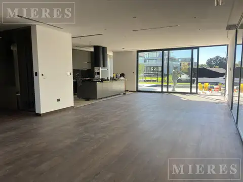 Casa 7 ambientes con 5 baños