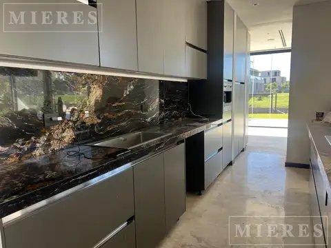 Casa en Alquiler al Sur