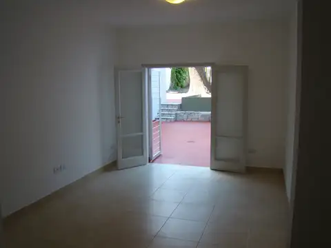 Paraguay 200, Piso P.B