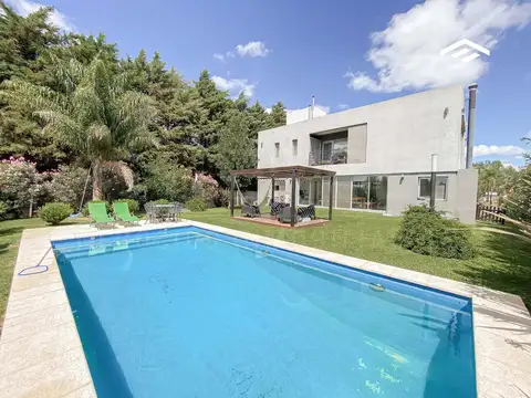 Casa en Venta en Los Naranjos, USD 360.000