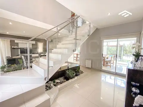 Casa en Venta en Los Naranjos, USD 360.000