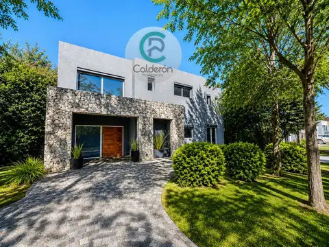 Casa en Venta PERMUTA Barrio Cerrado La Cesarina