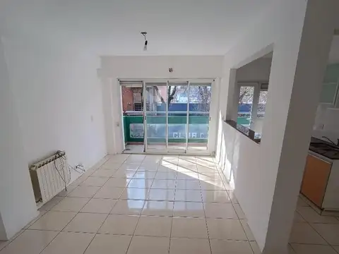 San Lorenzo 2400, Piso 3