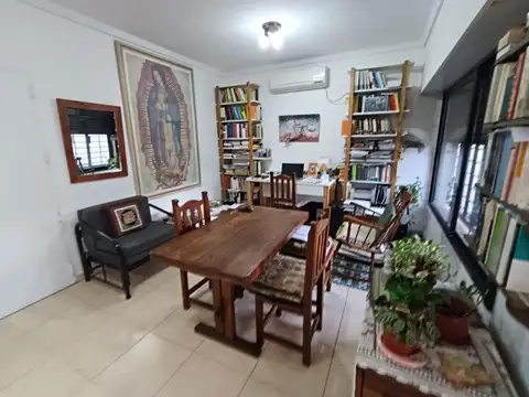 Unanue 6000, Piso 1