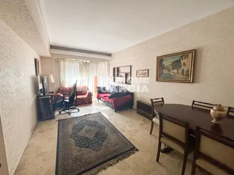 VENTA 4 AMBIENTES FRENTE BALCÓN PATIO ESPACIO GUARDACOCHE