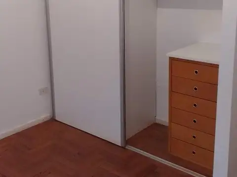 2 AMBIENTES, 43 M², COCINA COMEDOR, INTERNO, MUY LUMINOSO, POR ESCALERA