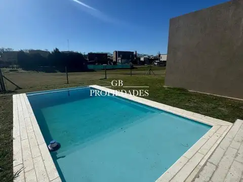Venta de Casa 5 ambientes en Santa Elena, Pilar del Este