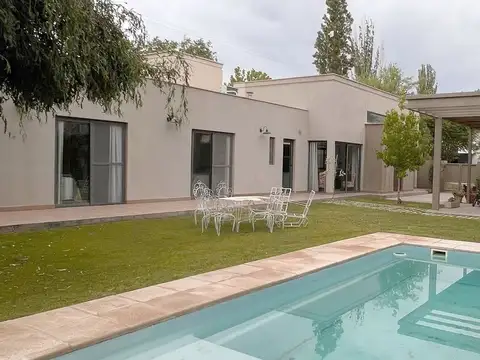 Alquiler casa 3 hab barrio privado zona Boedo