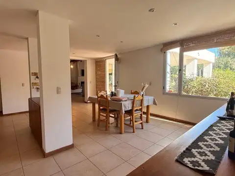 COCUCCI INMOBILIARIA vendde excelente casa en Vistalba Country