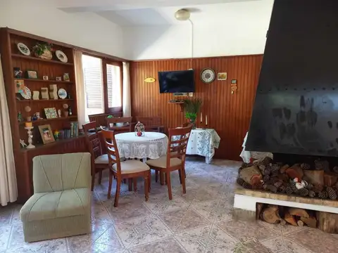 Casa 6 ambientes con 3 baños