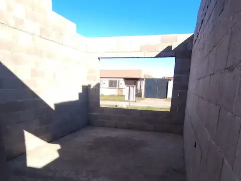 Lote con construcción a terminar - Lima, Zarate.