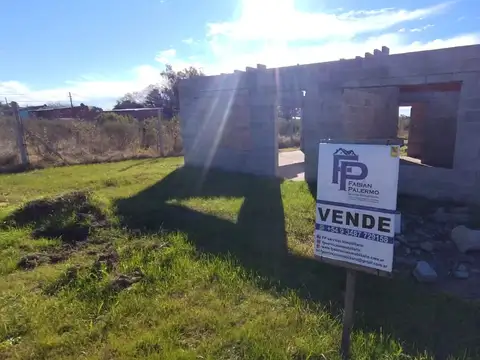 Lote con construcción a terminar - Lima, Zarate.