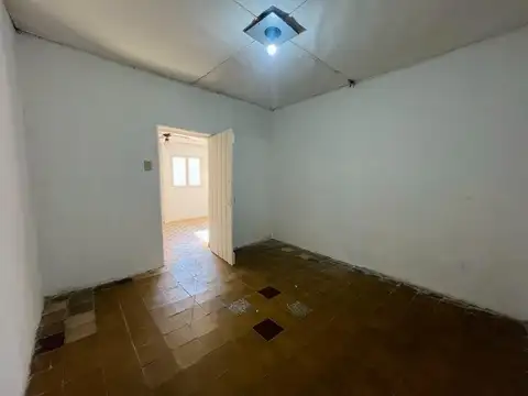 Casa 3 ambientes con 1 baño