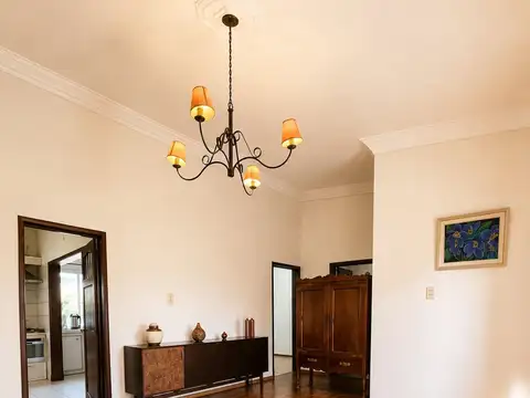 Depto Tipo Casa en Alquiler de 8 ambientes