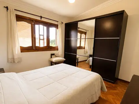 Depto Tipo Casa 8 ambientes con 1 baño