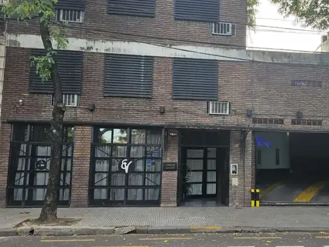 Edificio en Block · 752 m² + Estac. 20 Autos · Frente a Plaza Garay · Constitución · U$S 460.000