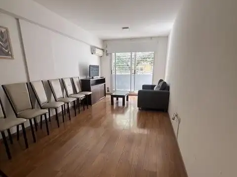 VENTA DEPARTAMENTO DE DOS DORMITORIOS CON BALCON, COCHERA Y AMENITIES EN ABASTO