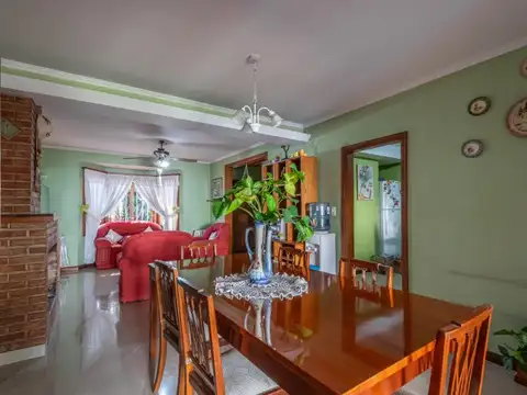 Casa con jardín Av. Rosas Castillo 2400 Hurlingham