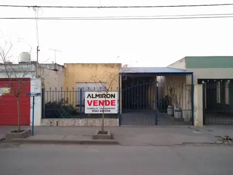 Venta | Casa | 2 Dormitorios | Cochera | Capitán Bermúdez | Barrio Centro