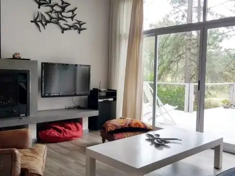 Esplendida casa en lugar muy tranquilo rodeada de bosque