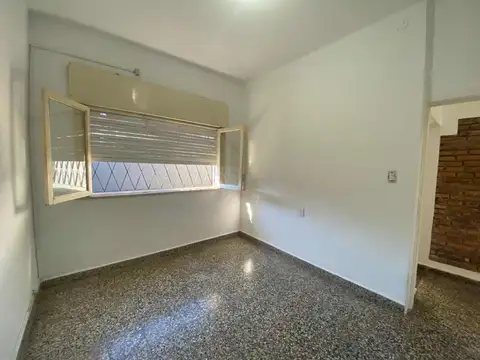 Casa en Alquiler con 1 cochera