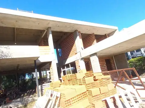 Casa 4 ambientes con 4 baños