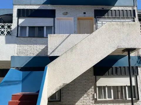 VENTA DE DEPARTAMENTO EN RAMOS MEJIA, 50M2 CON PATIO Y PARRILLA, MUY BAJAS EXPENSAS!