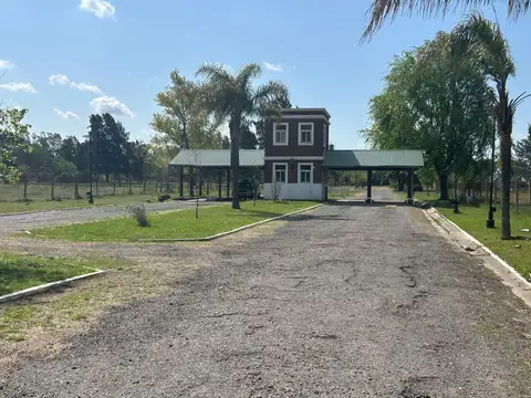 Barrio La Amanecida, Exaltación de la Cruz