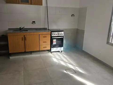Depto Tipo Casa en Alquiler en Villa Dominico, $ 750.000