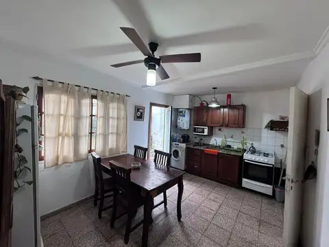 Casa 5 ambientes con 2 baños