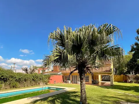 Casa 4 habitaciones y piscina, Venezuela 728 bis, Fisherton, Rosario