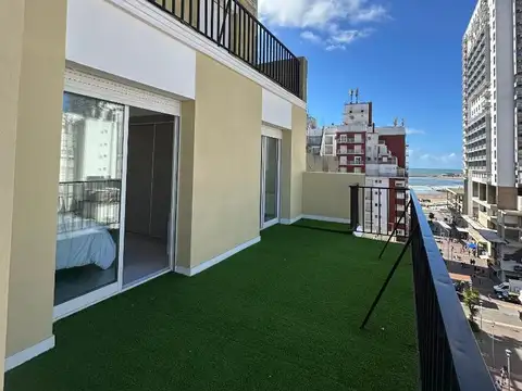 Departamento 4 ambientes con dependencia de servicio