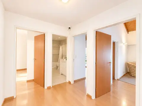 VENTA CASA 4 AMBIENTES CABALLITO JARDIN QUINCHO